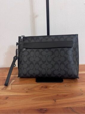 Coach Signature Canvas Carry All Pouch NWT